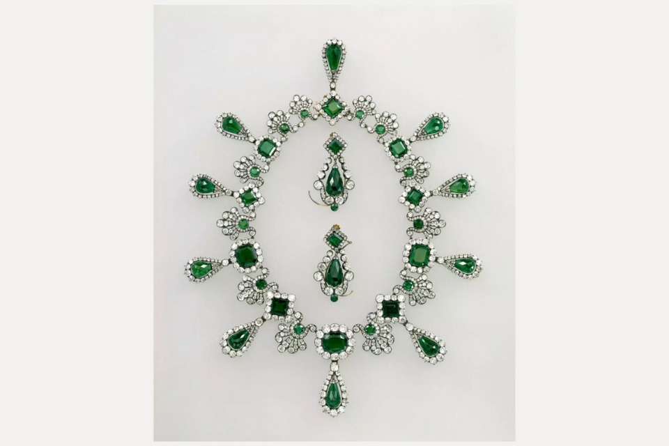 Necklace and earrings from the emerald parure of Empress Marie Louise