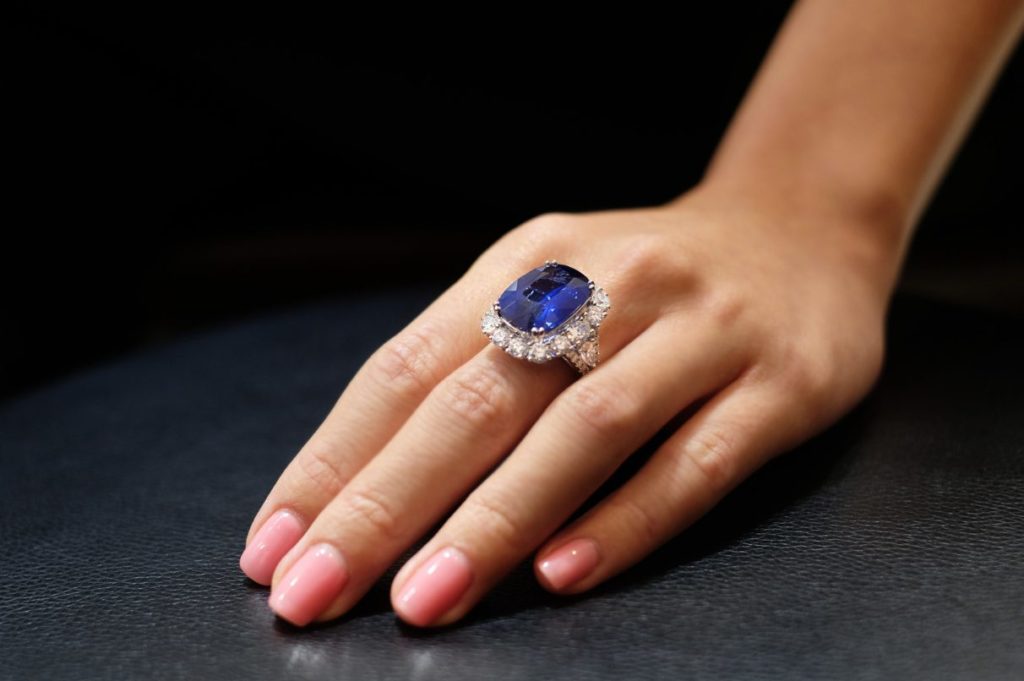 Big blue gemstone sapphire ring